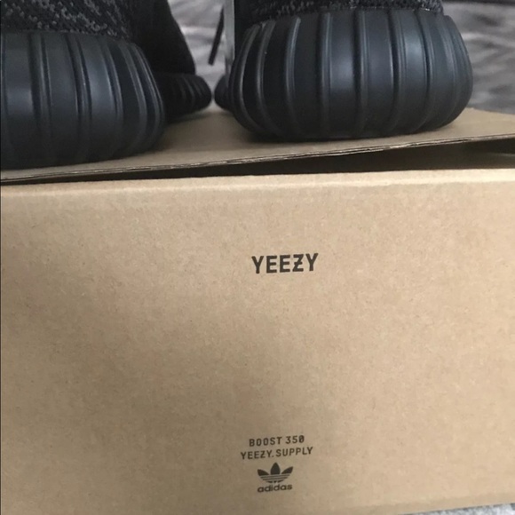 Yeezy Pirate Blacks 2016 Size 10.5 - Picture 7 of 8